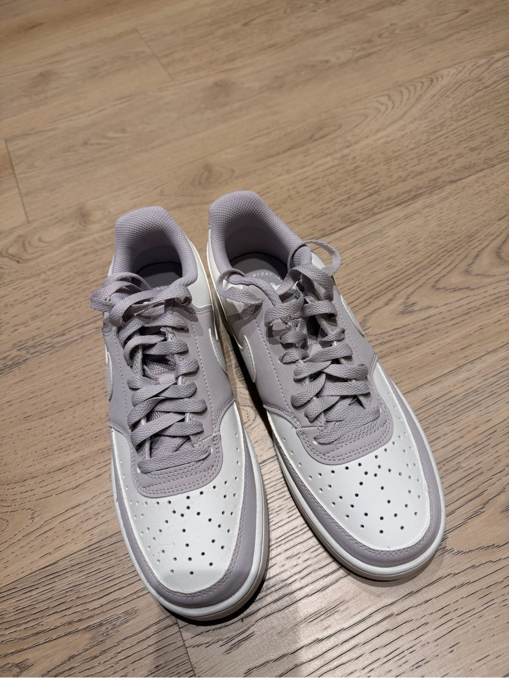 Nike Women's Court Vision Low sneaker in the platinum violet and white 9.5 - Picture 2 of 5